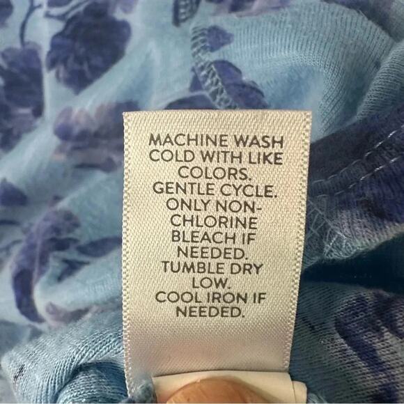 J Jill pima scoop neck elbow sleeve Tee Shirt tunic floral soft casual normcore - Picture 6 of 9